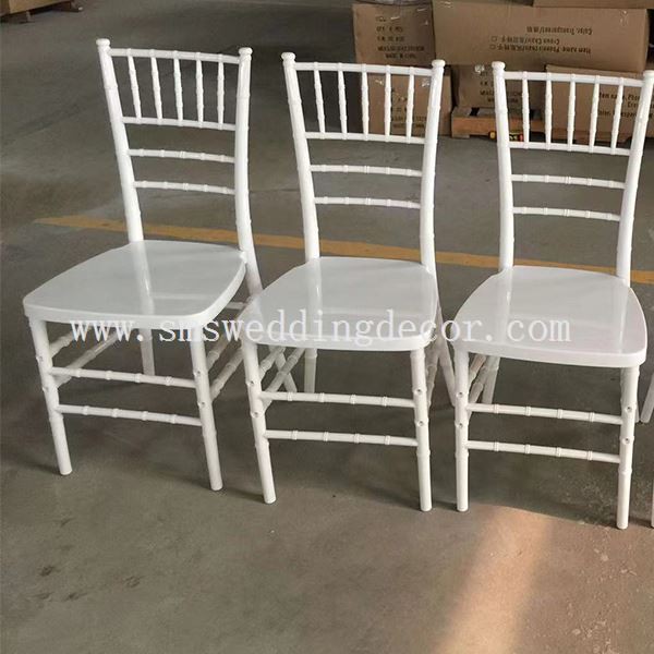 plastic white chairs outdoor
