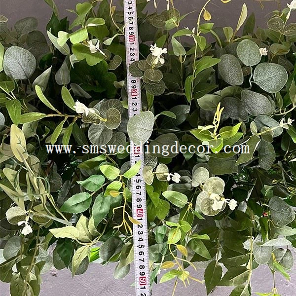 green flower table runner